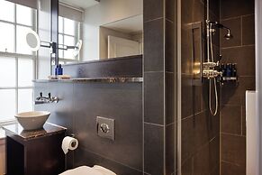 The Caledonian Edinburgh, Curio Collection by Hilton