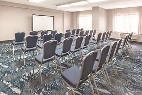 La Quinta Inn & Suites by Wyndham Philadelphia Airport