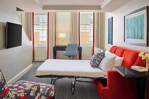 The Alexandrian Old Town Alexandria, Autograph Collection