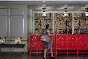 The Alexandrian Old Town Alexandria, Autograph Collection