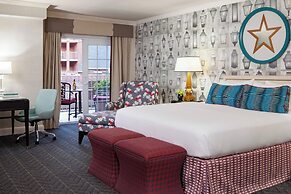 The Alexandrian Old Town Alexandria, Autograph Collection