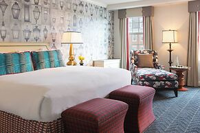 The Alexandrian Old Town Alexandria, Autograph Collection