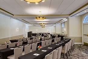 The Alexandrian Old Town Alexandria, Autograph Collection