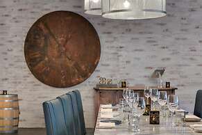 The Alexandrian Old Town Alexandria, Autograph Collection