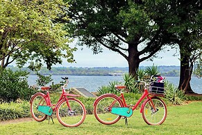 The Alexandrian Old Town Alexandria, Autograph Collection