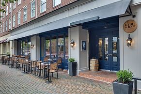 The Alexandrian Old Town Alexandria, Autograph Collection