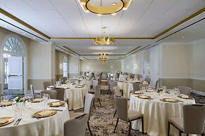 The Alexandrian Old Town Alexandria, Autograph Collection