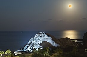 Al Bustan Palace, a Ritz-Carlton Hotel