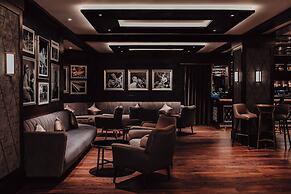 Al Bustan Palace, a Ritz-Carlton Hotel