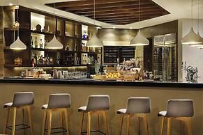 Al Bustan Palace, a Ritz-Carlton Hotel