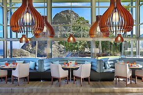 Al Bustan Palace, a Ritz-Carlton Hotel