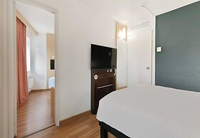B&B HOTEL Le Mans Centre Cathédrale