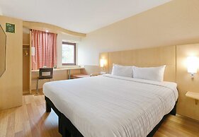 B&B HOTEL Le Mans Centre Cathédrale