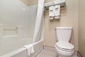 Quality Inn Hays I-70