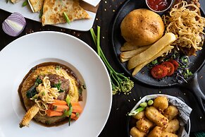 DoubleTree Suites by Hilton Charlotte - SouthPark