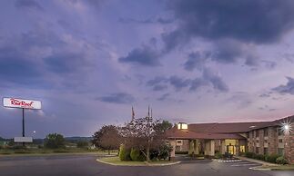 Red Roof Inn & Suites Hermitage