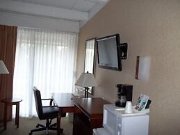 Howard Johnson Hotel by Wyndham Toms River