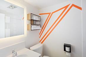 Howard Johnson Hotel by Wyndham Toms River