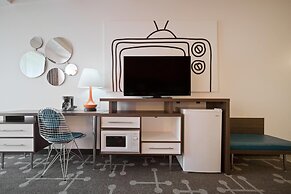 Howard Johnson Hotel by Wyndham Toms River