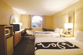 La Quinta Inn & Suites by Wyndham Coral Springs South