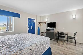 Blue Wave Inn