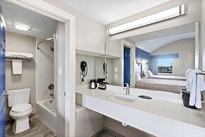 Blue Wave Inn