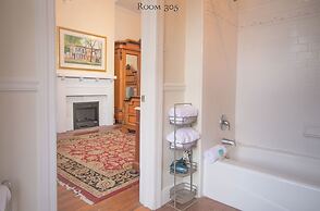 17Hundred90 Inn and Restaurant