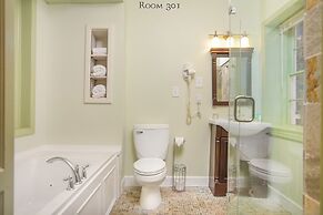 17Hundred90 Inn and Restaurant