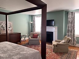 17Hundred90 Inn and Restaurant