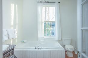 17Hundred90 Inn and Restaurant