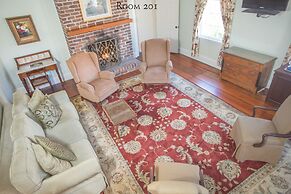 17Hundred90 Inn and Restaurant