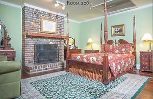 17Hundred90 Inn and Restaurant