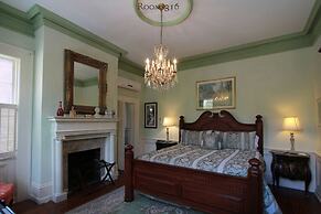 17Hundred90 Inn and Restaurant