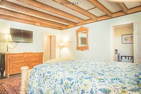 17Hundred90 Inn and Restaurant