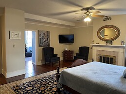 17Hundred90 Inn and Restaurant