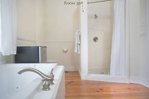 17Hundred90 Inn and Restaurant