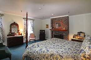 17Hundred90 Inn and Restaurant