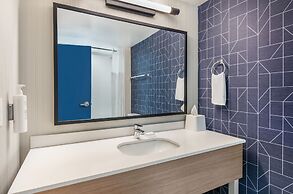 Spark by Hilton Roanoke Airport