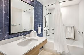 Spark by Hilton Roanoke Airport