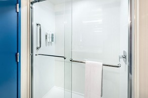 Spark by Hilton Roanoke Airport