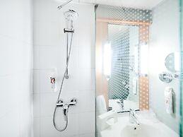 ibis Lyon Gerland Musée des Confluences