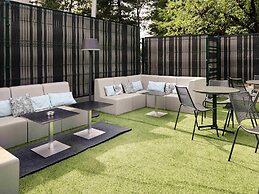 ibis Lyon Gerland Musée des Confluences