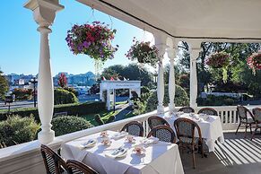 Huntingdon Hotel and Suites