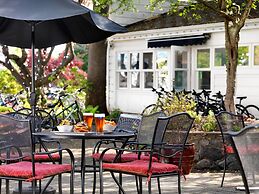 Huntingdon Hotel and Suites