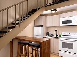 Huntingdon Hotel and Suites