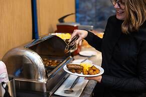 Huntingdon Hotel and Suites