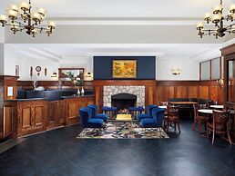 Huntingdon Hotel and Suites