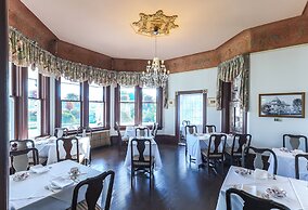 Huntingdon Hotel and Suites