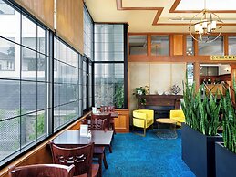 Huntingdon Hotel and Suites