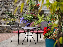 Huntingdon Hotel and Suites